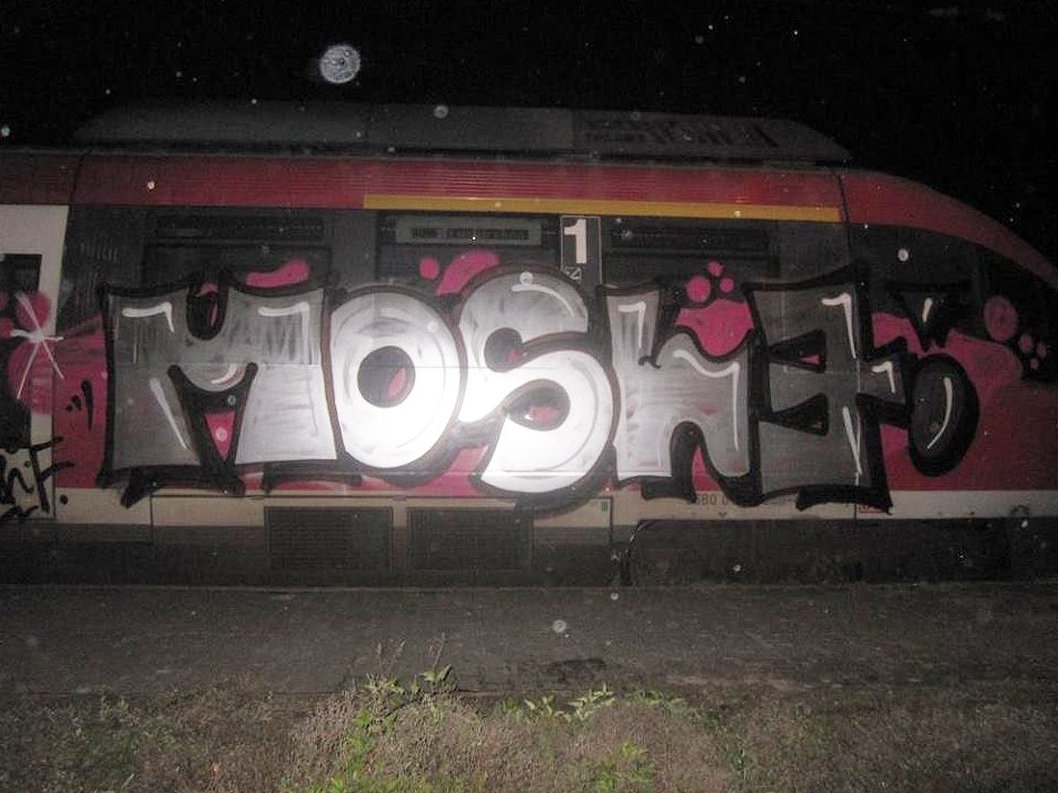 Graffiti Train - Photo by stencilartist - mosle