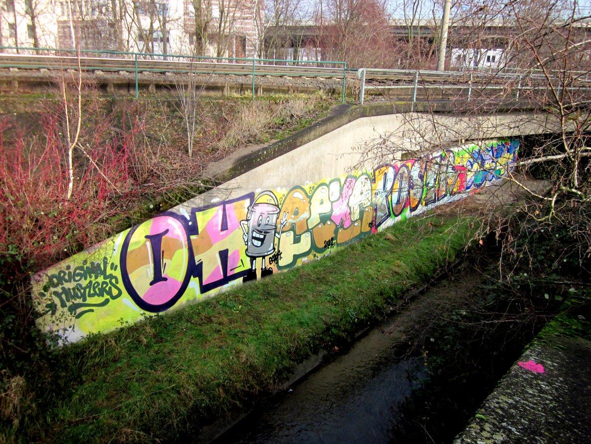 Graffiti Wall - Photo by stencilartist - oh, bexa, postr