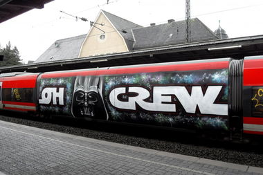 Graffiti Train - Photo by stencilartist - oh, oh, crew