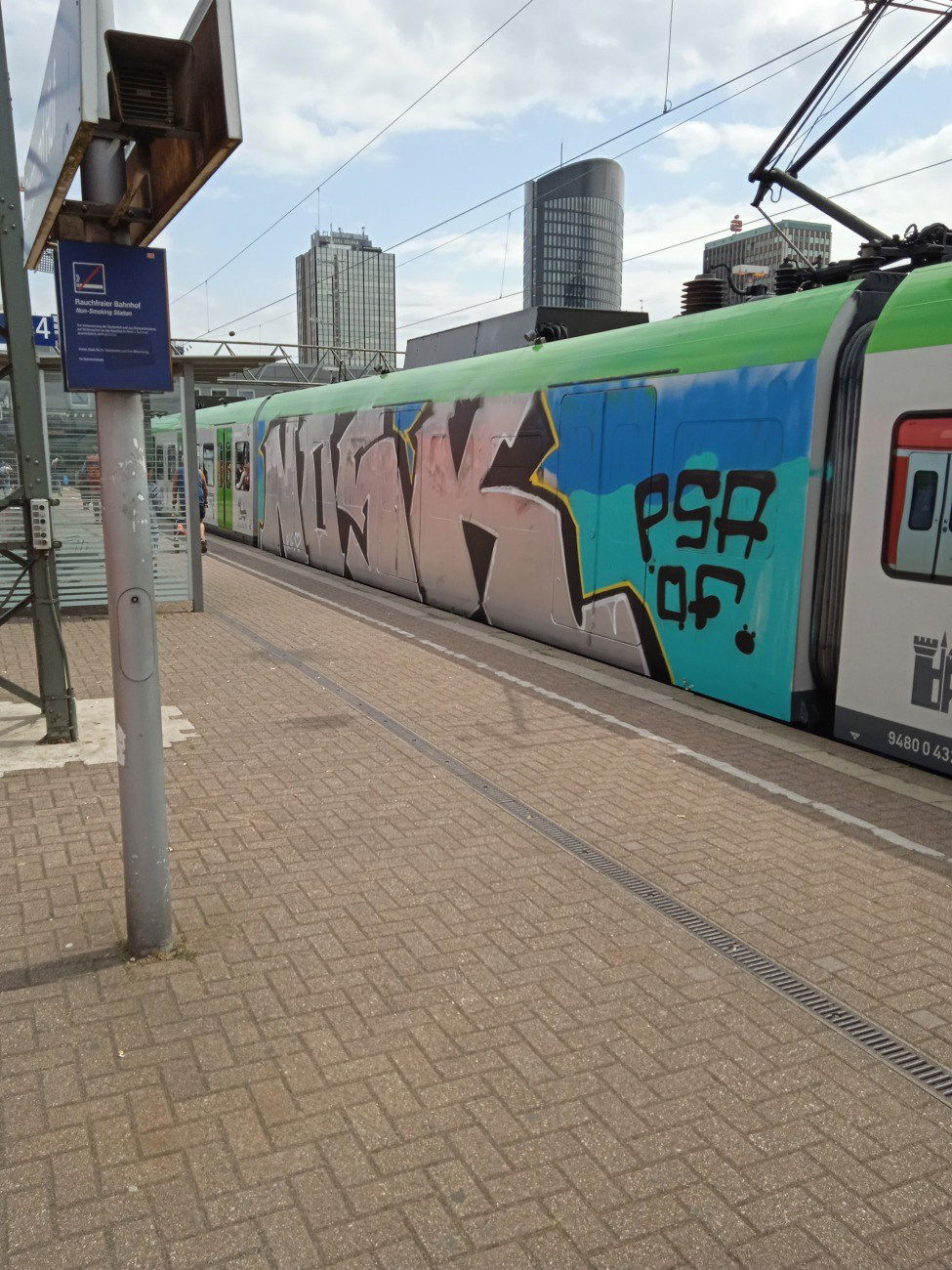 Graffiti Train - Photo by stickupkidd84 - Nosk