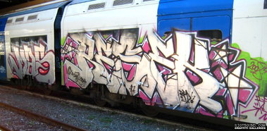 Graffiti Wall - Photo by stind
