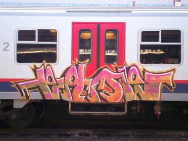 Graffiti Wall - Photo by stind