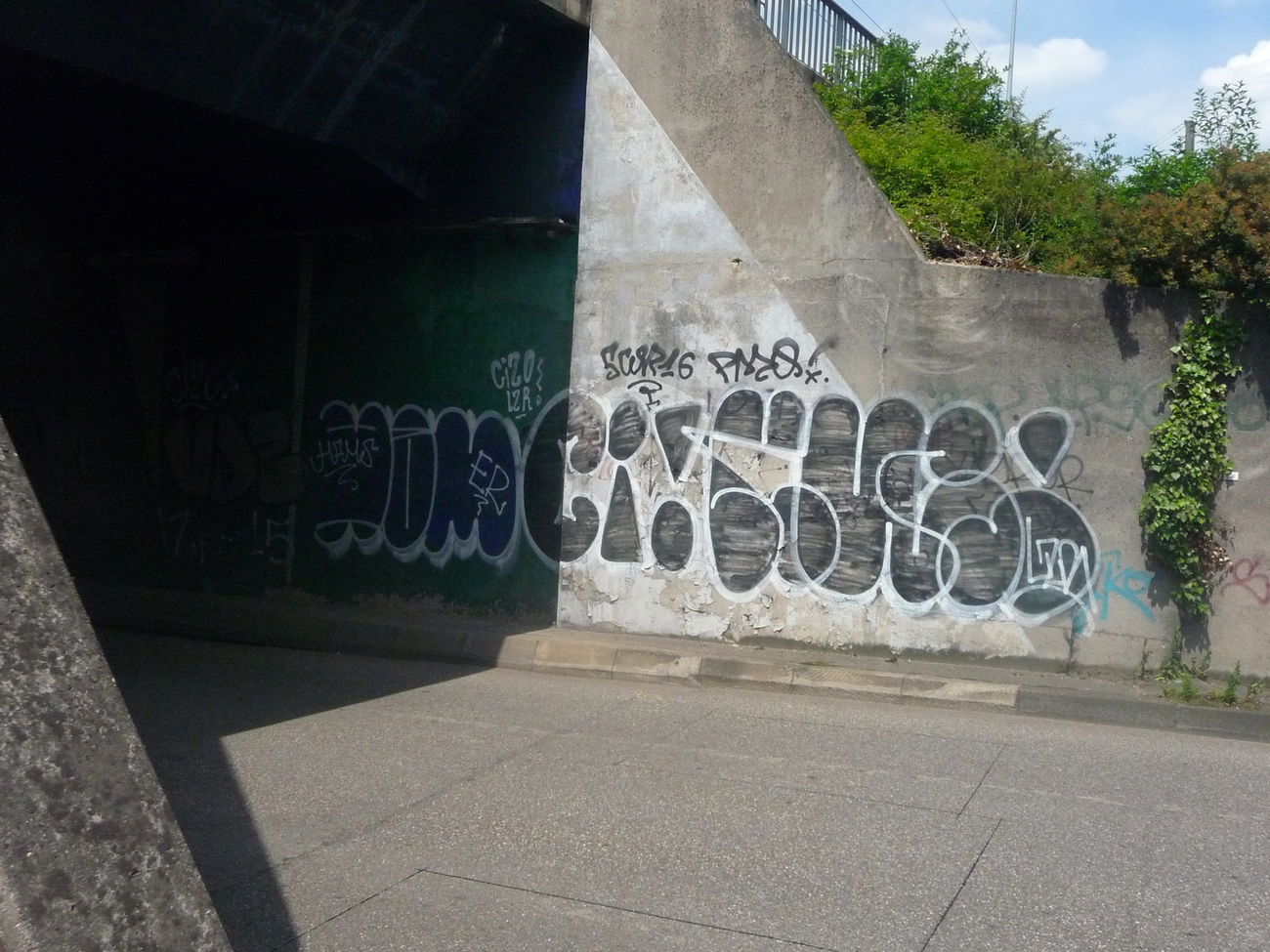 Graffiti Bombing - Photo by strasbourgraffiti