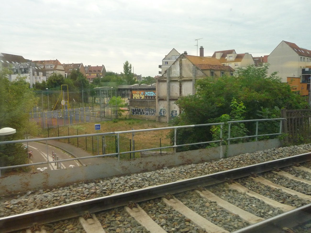 Graffiti Bombing - Photo by strasbourgraffiti