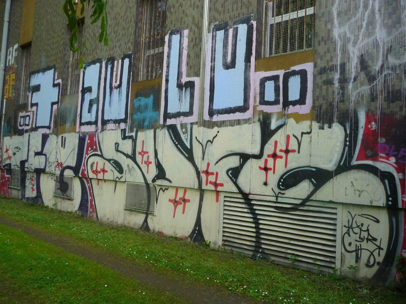 Graffiti Bombing - Photo by strasbourgraffiti