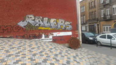 Graffiti Bombing - Photo by strasbourgraffiti