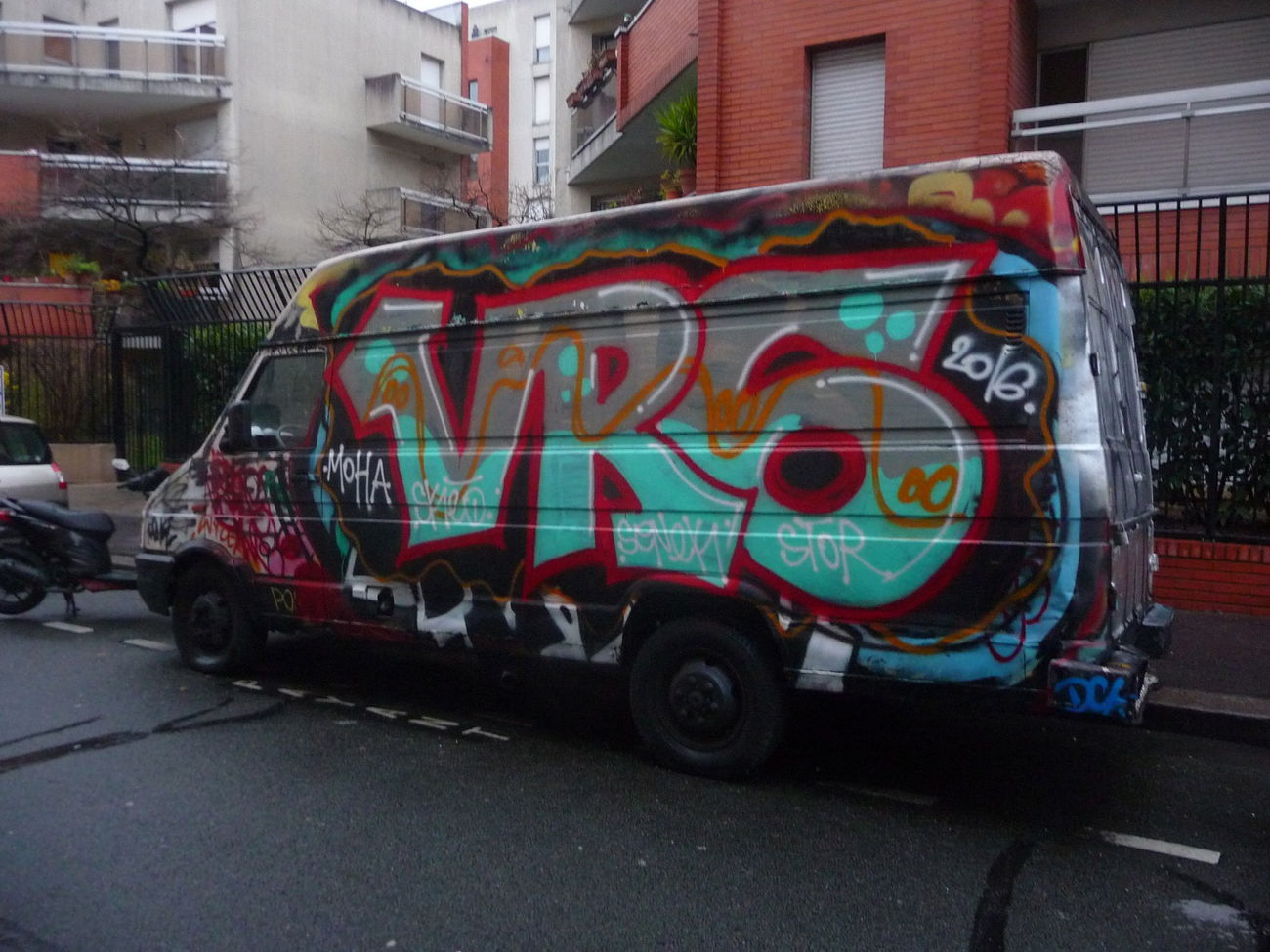 Graffiti Bombing - Photo by strasbourgraffiti