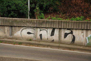 Graffiti Bombing - Photo by strasbourgraffiti - Chut, Strasbourg, France