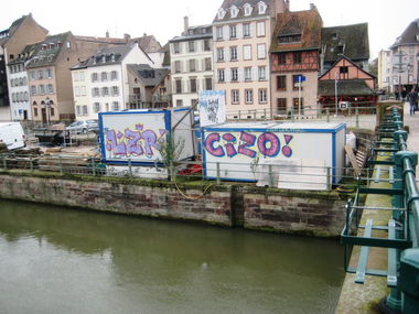 Graffiti Bombing in Strasbourg - Photo by strasbourgraffiti - LZR, CIZO, strasbourg (2013)