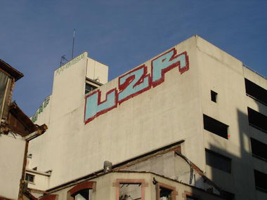 Graffiti Bombing in Strasbourg - Photo by strasbourgraffiti - LZR, graffiti, rouleau (2013)