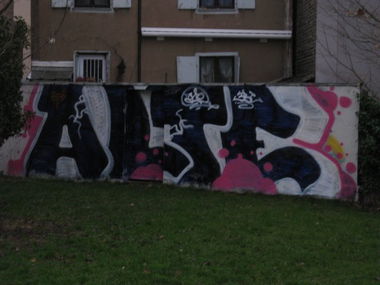Graffiti Bombing in Strasbourg - Photo by strasbourgraffiti - Alte, morsou, strasbourg