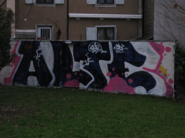 Graffiti Bombing in Strasbourg - Photo by strasbourgraffiti - Alte, morsou, strasbourg