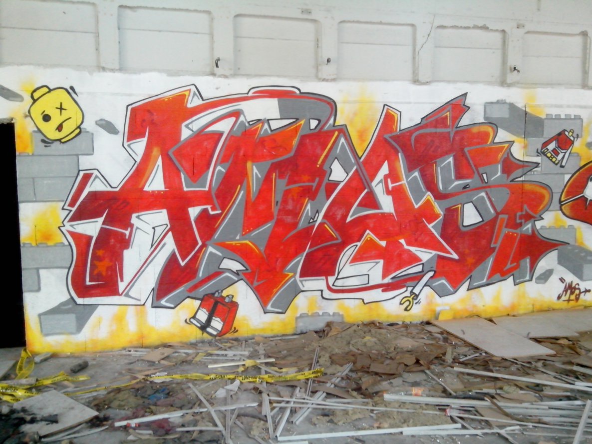 Graffiti Wall - Photo by strasbourgraffiti - Amos, graffiti, lego (2013)