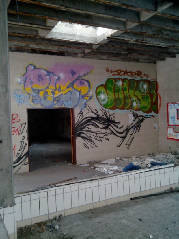 Graffiti Wall in Schiltigheim - Photo by strasbourgraffiti - pose, joke, strasbourg (2014)