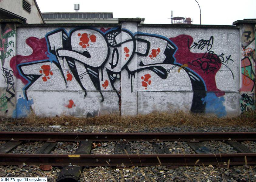 Graffiti Bombing - Photo by strasbourgraffiti - jpp's, strasbourg (2006)