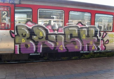 Graffiti Train - Photo by strasbourgraffiti - brush, train