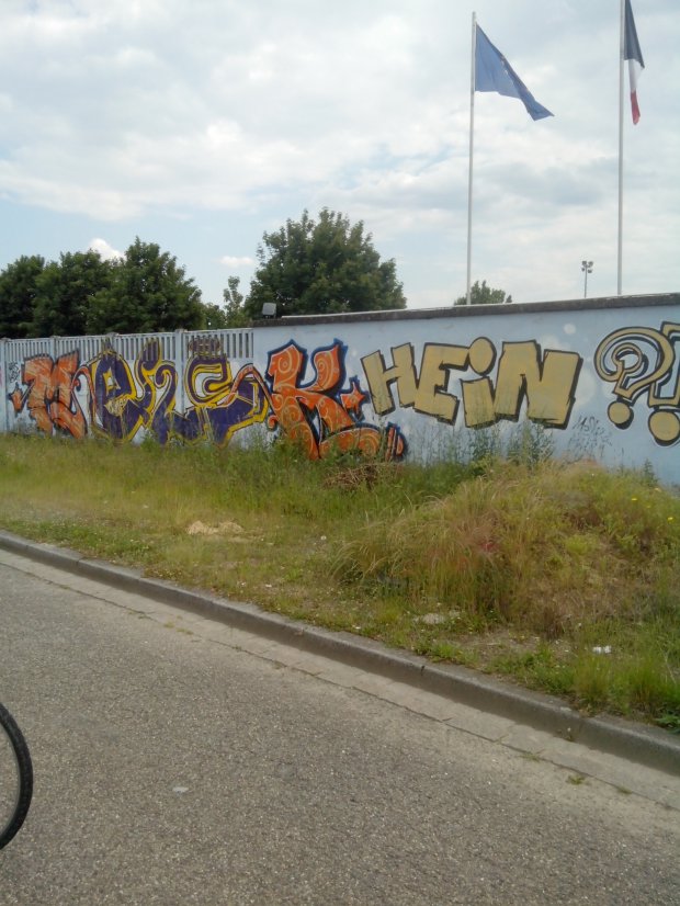 Graffiti Bombing in Strasbourg - Photo by strasbourgraffiti - Mesk1, mma (2013)