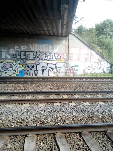 Graffiti Bombing in Strasbourg - Photo by strasbourgraffiti - off, 7crew, vomito
