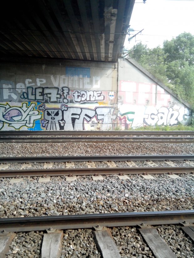 Graffiti Bombing in Strasbourg - Photo by strasbourgraffiti - off, 7crew, vomito