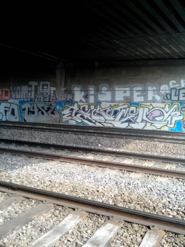 Graffiti Bombing in Strasbourg - Photo by strasbourgraffiti - vomito, von, maf