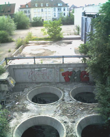 Graffiti Bombing - Photo by strasbourgraffiti - thc