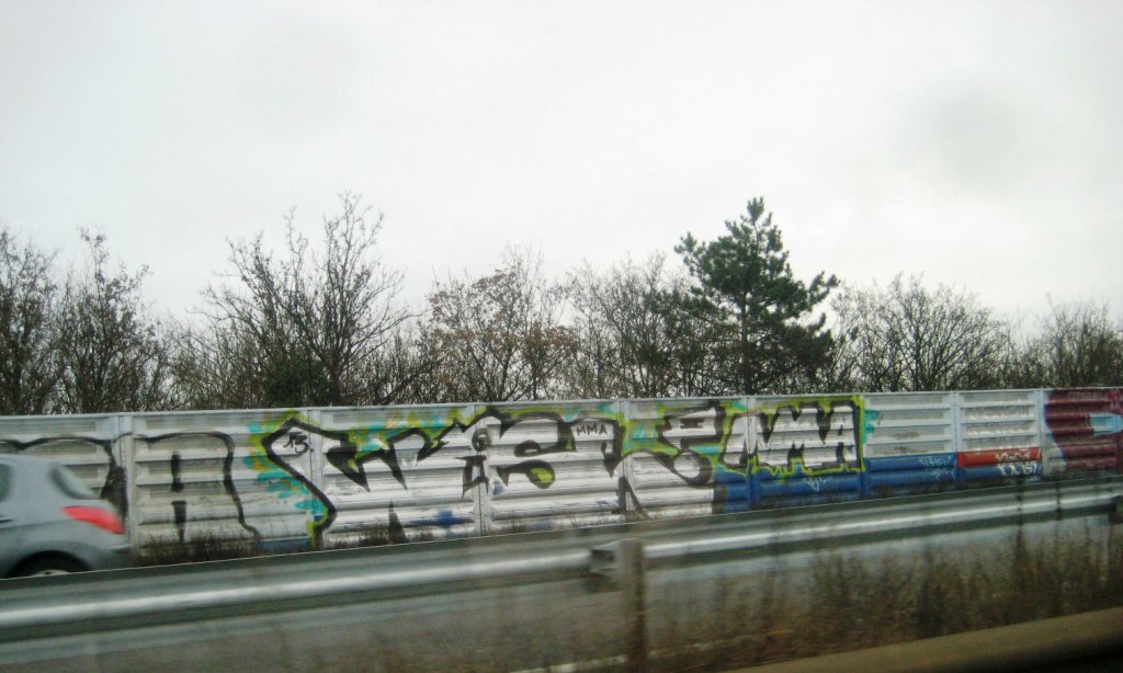 Graffiti Bombing in Schiltigheim - Photo by strasbourgraffiti - wash, mma (2013)