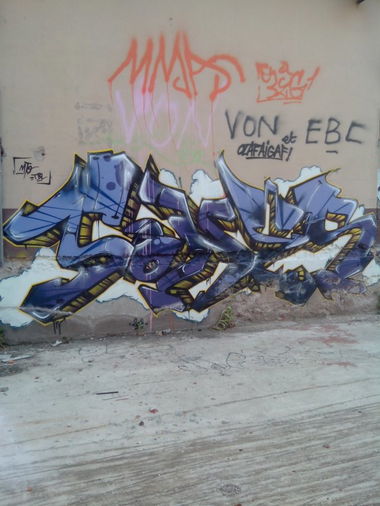 Graffiti Wall in Schiltigheim - Photo by strasbourgraffiti - jones, tbl, mto (2014)