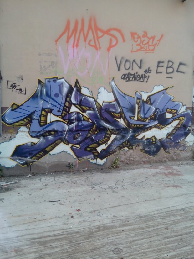 Graffiti Wall in Schiltigheim - Photo by strasbourgraffiti - jones, tbl, mto (2014)