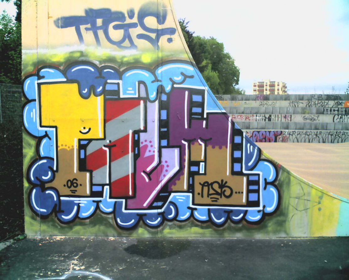 Graffiti Wall in Strasbourg - Photo by strasbourgraffiti - Palm, ask