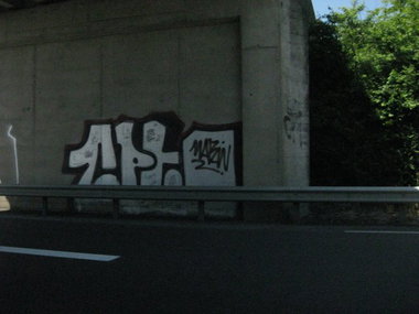 Graffiti Bombing - Photo by strasbourgraffiti - CPT, marin