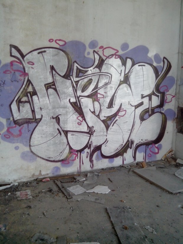 Graffiti Wall - Photo by strasbourgraffiti - wise, jpp's