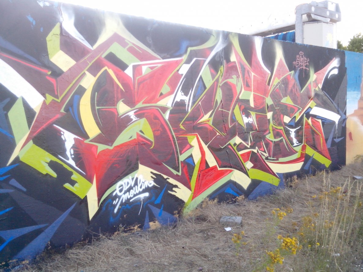 Graffiti Wall - Photo by strasbourgraffiti - Skule