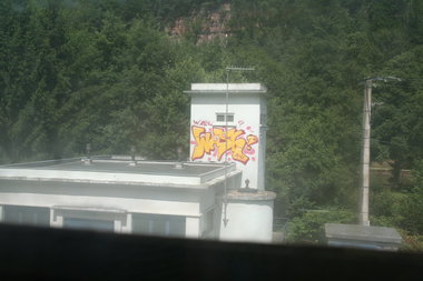 Graffiti Bombing - Photo by strasbourgraffiti - wash, mma