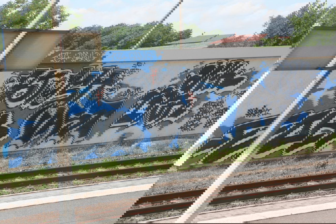 Graffiti Bombing in Metz - Photo by strasbourgraffiti