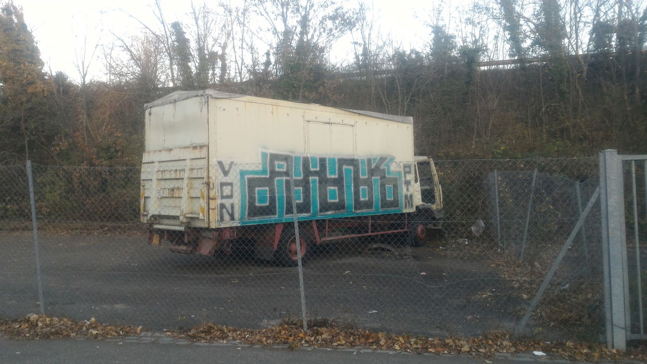 Graffiti Bombing - Photo by strasbourgraffiti