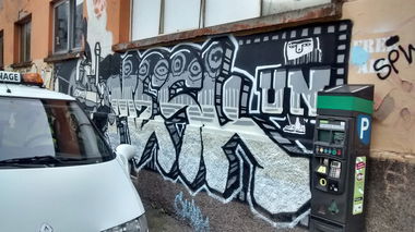 Graffiti Bombing - Photo by strasbourgraffiti