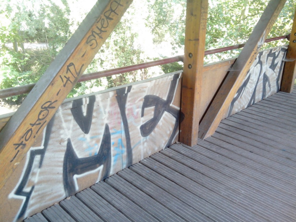 Graffiti Bombing - Photo by strasbourgraffiti