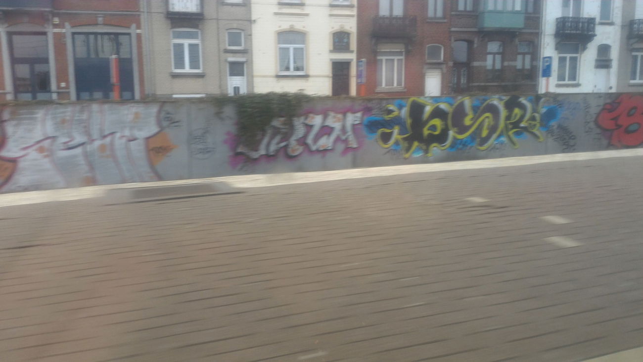 Graffiti Bombing - Photo by strasbourgraffiti