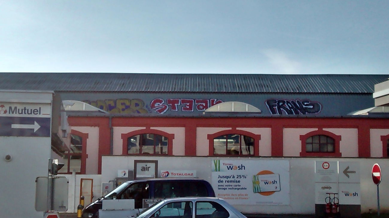 Graffiti Bombing - Photo by strasbourgraffiti