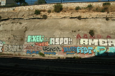 Graffiti Bombing - Photo by strasbourgraffiti