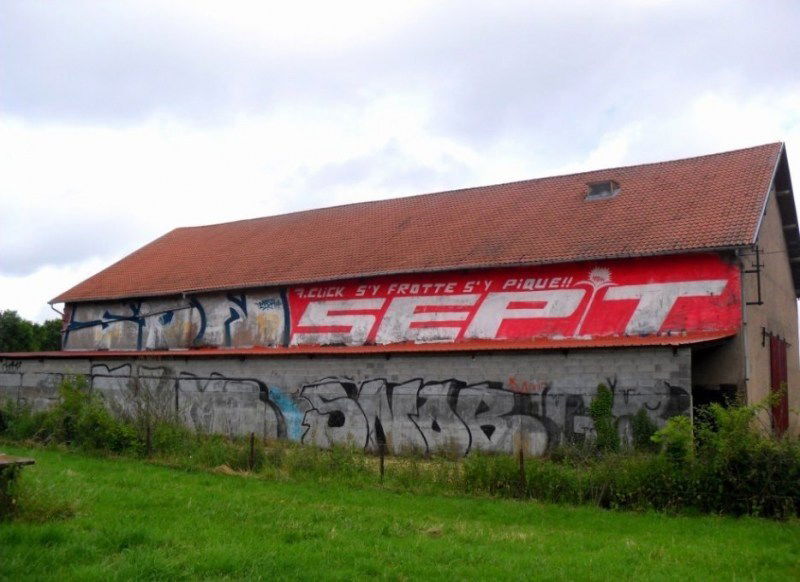 Graffiti Bombing - Photo by strasbourgraffiti