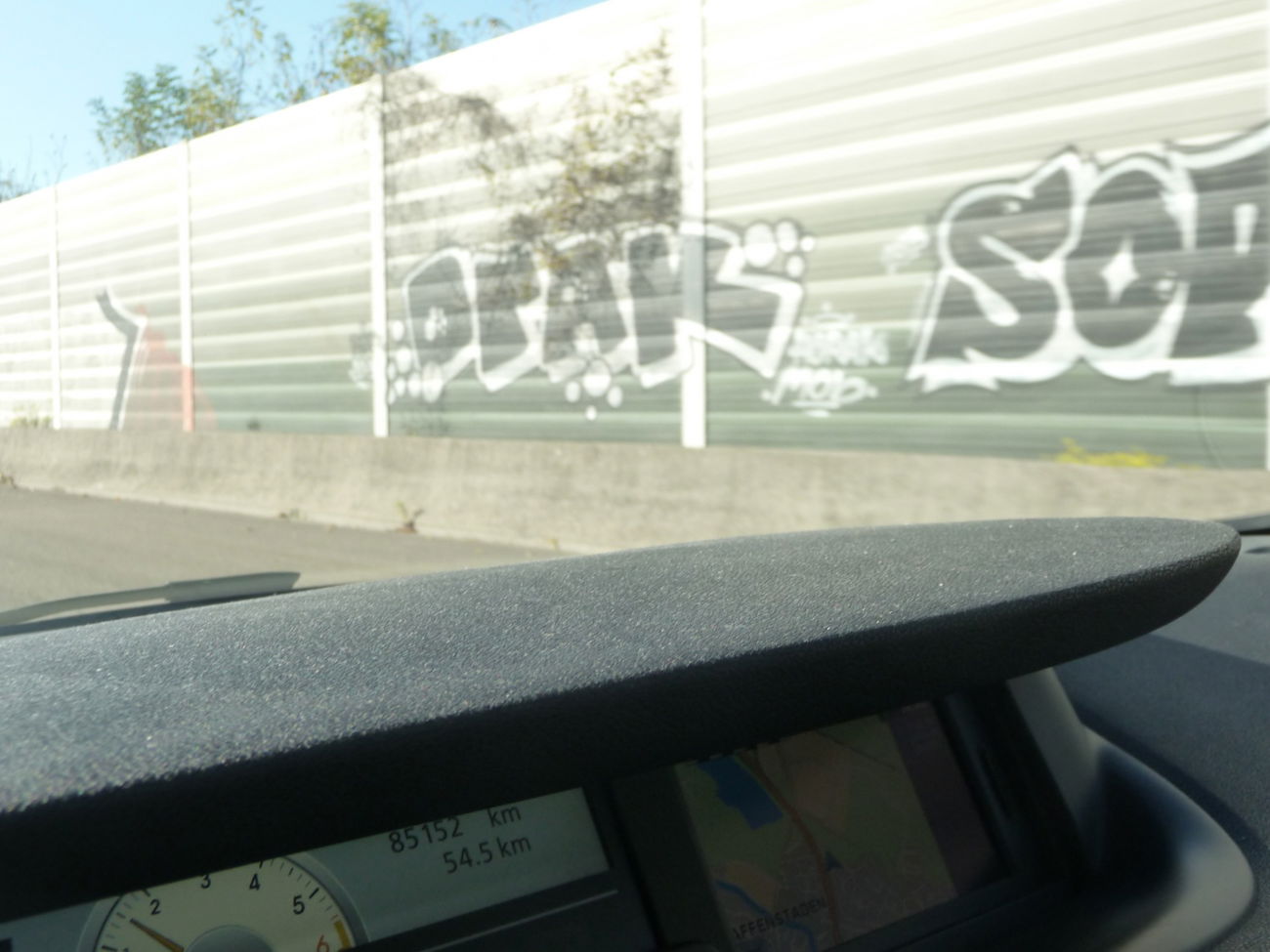 Graffiti Bombing - Photo by strasbourgraffiti