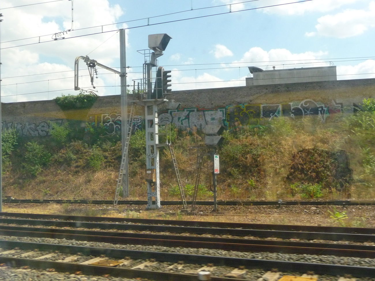 Graffiti Bombing - Photo by strasbourgraffiti