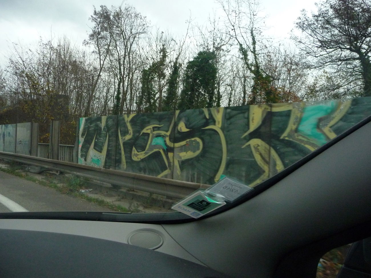 Graffiti Bombing - Photo by strasbourgraffiti