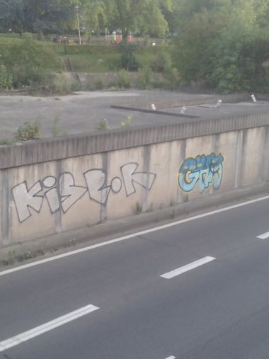 Graffiti Bombing - Photo by strasbourgraffiti