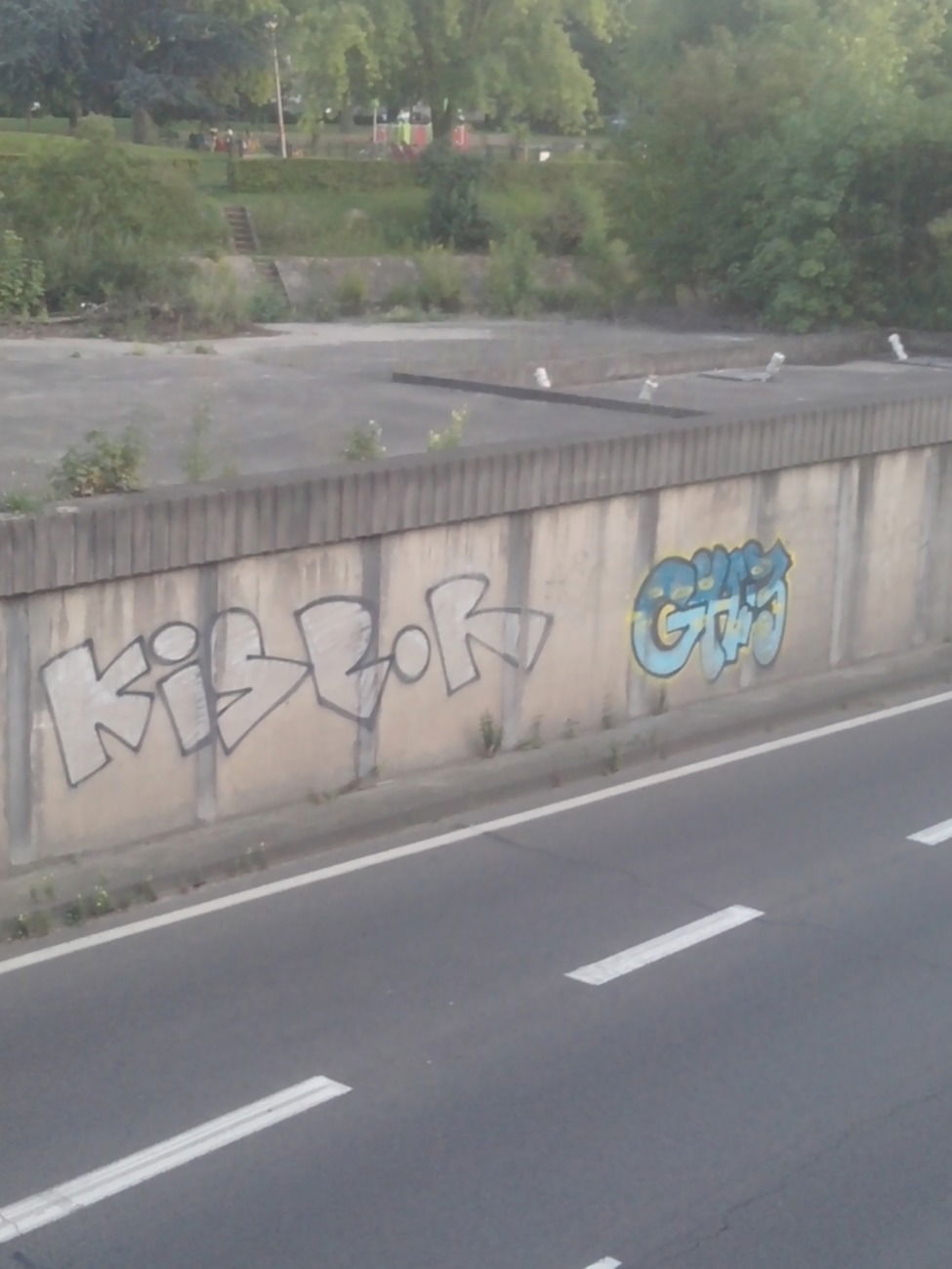 Graffiti Bombing - Photo by strasbourgraffiti