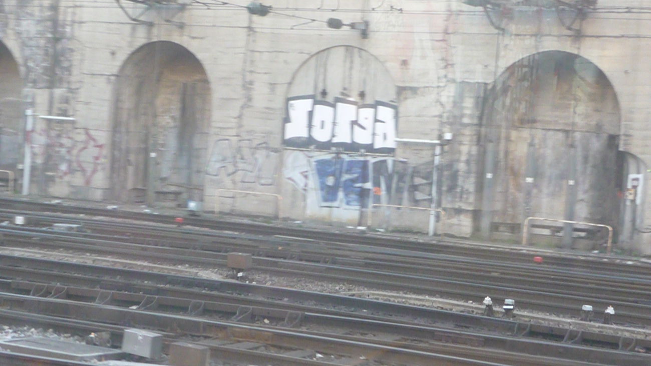 Graffiti Bombing - Photo by strasbourgraffiti