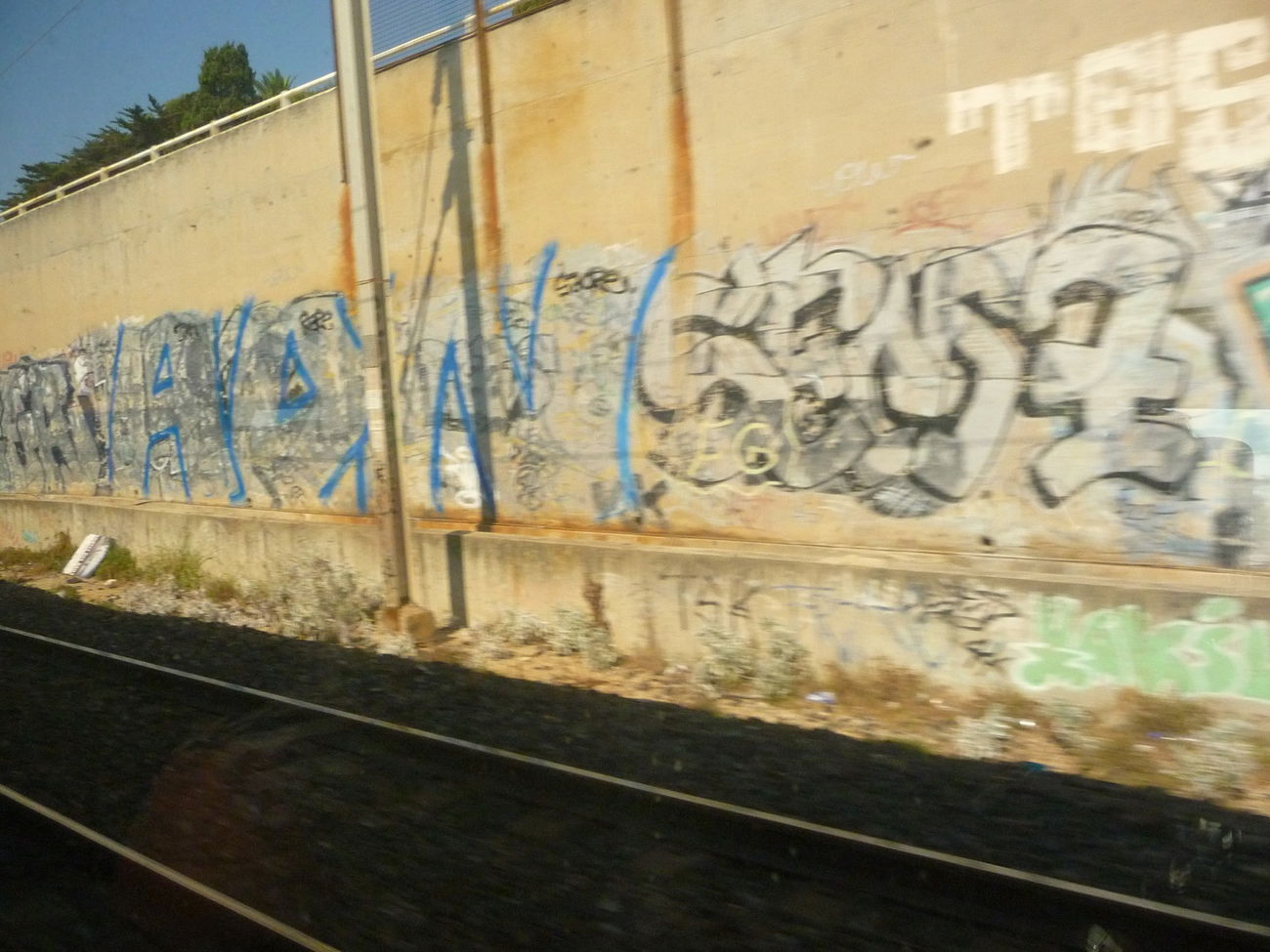 Graffiti Bombing - Photo by strasbourgraffiti