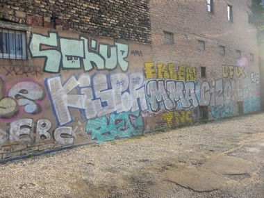 Graffiti Bombing - Photo by strasbourgraffiti