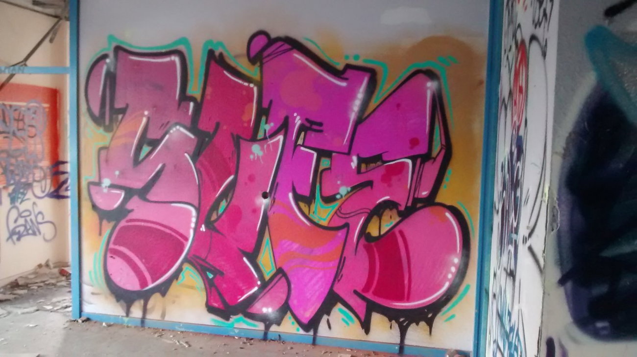 Graffiti Wall - Photo by strasbourgraffiti